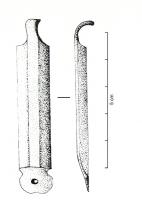 AGH-4019 - Agrafe de harnaisbronzeTPQ : 1 - TAQ : 400Agrafe de harnais rectangulaire dont l'extrémité semi-circulaire est percée d'un orifice de fixation; à l'autre extrémité, la languette est recourbée.