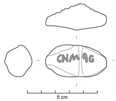 BAL-3023 - Balle de fronde : CN MAGplombTPQ : -45 - TAQ : -45Balle de fronde coulée dans un moule, inscription en relief : CN MAG, Cn(eius) Mag(nus).