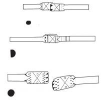 BRC-4027 - Bracelet ouvert à terminaisons quadrangulaires incisées
