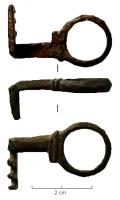 CLE-4134 - Clé à translation bronzeClé en bronze, coulée, comportant un anneau de suspension, une tige droite et massive et un panneton latéral découpé d'encoches correspondant à la combinaison du pêne.