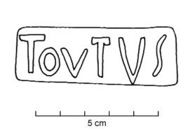COV-4298 - Tuile estampillée TOVTVSterre cuiteTuile estampillée TOVTVS, dans un cartouche rectangulaire.