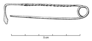 FIB-1100 - Fibule en archet de violonbronzeArc filiforme très tendu (arc et ardillon parallèles), de section ronde ou parfois carrée; ressort unilatéral à une spire ; porte-ardillon constitué d'un simple enroulement en spirale, ployé pour former la gouttière et parfois précédé d'un motif serpentiforme. L'arc peut être constitué d'un fil lisse, ou torsadé.