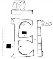 LIN-4002 - Lettre pour inscription scelléebronzeLettre destinée à une inscription lapidaire à caractères incrustés : les 'litterae caelatae' sont brutes au revers, fixées par des tenons scellés dans le support.