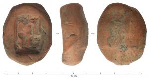 MOU-4025 - Moule : empreinte de motif de sigilléeterre cuiteMoule constitué d'une empreinte prise sur un fragment de vase en sigillée (décor figuré).