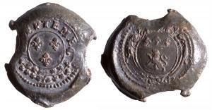 SCL-9028 - Sceau : Douane de Lyon, Bureau forain de Septèmes, Louis XVplombSceau à double face; d'un côté, armes de Lyon dans un ovale entouré de rameaux; de l'autre, armes de France surmontées de l'inscription SEPTEMES.