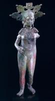 STE-4289 - Statuette : Aphrodite - Vénus diadéméebronzeLa déesse nue et couronnée d'un diadéme prolongé par 5 fleurs de lotus, en appui sur la jambe droite, elle tenait une fleur dans la main droite ; les cheveux retombent en boucles spiralées sur les épaules, et la déesse porte également un lourd collier et un bracelet de bras.