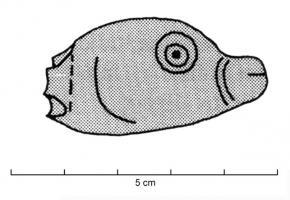 TES-4008 - Tessère en forme de poissonosObjet plat mais taillé en ronde-bosse, en forme de poisson stylisé; généralament des chiffres profondément incisés au revers.