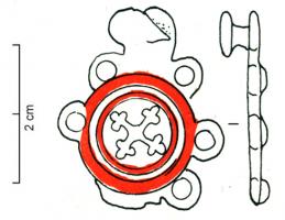 APH-4077 - Applique de harnais émailléebronzeTPQ : 150 - TAQ : 300Applique allongée, comportant un cercle (couronnes émaillées) entourée d'anneaux évidés ; deux boutons de fixation au revers.