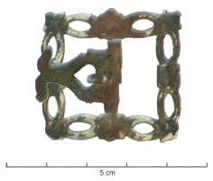 BOC-9023 - Boucle de chaussurebronzeBoucle de chaussure dans un cadre composé de boucles allongées et ajourées ; sur un axe central, ardillon en forme d'ancre.