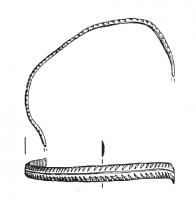 BRC-4223 - Bracelet rubanébronzeTPQ : -30 - TAQ : 500Bracelet rubané orné d'une gorge longitudinale et des incisions d'aspect variable de part et d'autre.