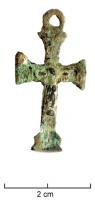 CRF-9025 - Croix pendentifbronzeCroix moulée avec un Christ en croix et des extrémités évasées.