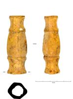 EPE-4055 - Fusée de glaiveosFusée de glaive formée à partir d'un os long de bœuf. Elle présente en partie proximale et distale un traitement facetté dit 