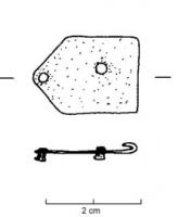 FRT-7008 - Mordant à crochet droitbronzeTôle avec un embout proximal riveté, triangulaire et une extrémité distale repliée sur toute la largeur, formant un crochet.