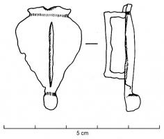 JHA-4056 - Passant de harnaisbronzeTPQ : 100 - TAQ : 300Passant-applique foliacée, avec une incision médiane et un lest à la base ; au revers, bélière de forme rectangulaire constituée de deux languettes repliées. 