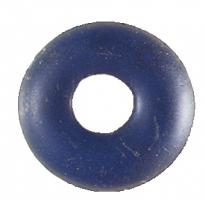 PRL-3501 - Perle annulaire à subsphérique, unie - type Geb. VI bverrePerle annulaire à subsphérique de proportions égales (D. perforation = D. section) en verre bleu, unie, à section ronde ou en D ; diam. 8 à 15 mm environ.