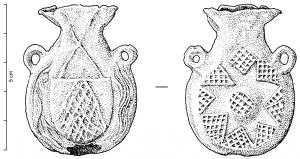 APL-9020 - Ampoule de pèlerinageplombAmpoule coulée en plomb, avec deux anses arrondies de part et d'autre du col ; sur une face, écu à base ronde, orné d'un triangle à motif réticulé, entouré de ligne ondulées et suspendu à deux fils croisés ; sur l'autre face, une étoile à huit branches en réserve autour d'un cercle à motif réticulé ; entre les branches, le même motif réticulé.