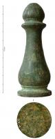 ACH-4013 - Applique de char : balustrebronzeOrnement coulé, massif, en forme de balustre posé sur une base circulaire; la face inférieure est lisse, permettant une fixation par brasure sur un support métallique.