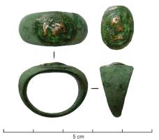 BAG-4220 - Bague à chaton en reliefbronzeTPQ : 100 - TAQ : 200Bague à jonc plat et bombé, s'élargissant progressivement pour recevoir un chaton en relief (buste…).