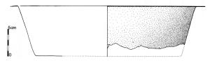 BAS-4072 - Bassin tronconique en tôlebronzeTPQ : -30 - TAQ : 500Bassin martelé à panse rectiligne oblique, fond plat et bord horizontal, sans anse.