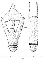 BOF-4001 - Bouterolle de fourreau de glaive type PompeibronzeTPQ : 30 - TAQ : 150Bouterolle triangulaire ajourée, terminée par un épais bouton mouluré ; l'objet forme un boutier qui enserrait les plaques en bois du fourreau ; l'angle de la pointe est le même que celui de la lame du glaive.