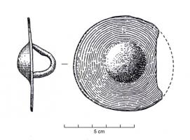 BTN-1014 - Bouton à pourtour discoïdalbronzeBouton à pourtour discoïdal et bombement central ; bélière de section circulaire en forme de U.