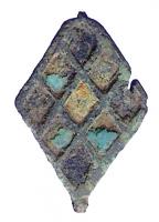 BTS-4014 - Boîte à sceau losangiquebronzeBoîte à sceau de forme losangique, couvercle plat émaillé divisé en neuf loges d'émail losangiques, de taille identique (3 x 3) ; bouton terminal.