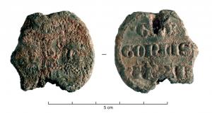 BUL-9096 - Bulle pontificaleplombDisque épais en plomb, perforé pour le passage de rubans, et frappé au nom du pape émetteur : sur une face, les têtes schématisées de Pierre et Paul, SPA - SPE ; au revers : GRE / GORIVS / PP•XI, Gregorius Pius Pontifex XI (Grégoire XI, pape de 1370 à 1378).