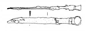 CAC-4006 - Couteau à affûter les calamesbronze, ferPetit couteau en fer, à manche de bronze, plein et lisse, terminé par un anneau ; lame à bords parallèles, tranchant rectiligne, le dos s'incurve brusquement vers la pointe.