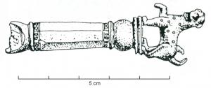 CAC-4013 - Couteau à affûter les calamesbronzePetit couteau en fer, à manche de bronze mouluré, terminé par une sphère surmontée d'un fauve, une patte antérieure relevée.