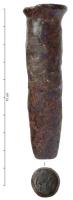 CHS-3001 - Chasse ou emboutissoirferOutil massif, de section ronde, légèrement effilé vers le bas où la tige se termine par une surface lisse, généralement circulaire.