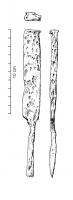 CIS-4025 - CiseauferTPQ : -30 - TAQ : 500Ciseau avec corps de section rectangulaire et traces de percussion directe sur la tête, le dernier tiers est nettement aminci et se termine par un tranchant étroit à biseau simple ou double.