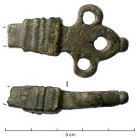 CLE-4076 - Clé à poignée trilobéefer, bronzeTPQ : 1 - TAQ : 400Clé en fer à manche en bronze coulé, trapu, de section rectangulaire limitée par des moulures, le sommet étant occupé par trois anneaux.