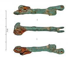 CNF-4056 - Ustensile pliant mutifonctionnelbronze, ferTPQ : 1 - TAQ : 300Ustensile composite formé de plusieurs accessoires articulés sur un manche en alliage cuivreux, de forme diverse mais représentant souvent un lion couché : généralement, une cuiller et un couteau.