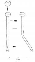 CPO-4001 - Coupe-ongle Bone Disc Type variante 1bronze, osCoupe-ongle en bronze, court, sans décor. La tête est effilée et pourvue d'une petite perle en os facilitant l'usage de l'instrument.