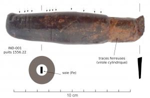 CTO-4069 - Couteau à soie et manche monoxyle tournébois, ferCouteau à soie étroite et manche monoxyle en bois tourné, décorée de fines rainures régulières. Une virole cylindrique renforce le manche avant la lame.