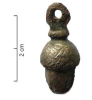 CUB-4108 - Curseur de balance : glandbronzeCurseur de balance, coulé  avec sa suspension (appendice plat percé transversalement), en forme de gland. L'anneau de suspension peut être très réduit, ou au contraire séparé du curseur par une série de moulures, voire une tige plus ou moins allongée.