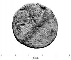 DSQ-4002 - Disque inscrit non percéplombTPQ : -30 - TAQ : 500Disque plat et épais, couvert, sur une face ou sur les deux, de traits incisés pouvant comporter des signes alphabétiques (formant parfois un texte cohérent, ou non), des dessins figuratifs et / ou des signes sans signification apparente.