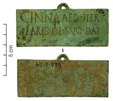 EVO-4010 - Ex-voto inscrit à bélièrebronzeEx-voto sur plaque de bronze inscrite, avec bélière de suspension.