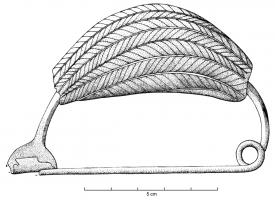 FIB-2196 - Fibule a sanguisuga compositebronzeTPQ : -700 - TAQ : -650Fibule dont le corps renflé (en forme de 