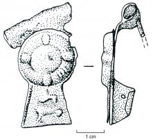 FIB-4090 - Fibule à queue de paon sans arc, reliefs (F.20c)bronzeTPQ : 40 - TAQ : 75Fibule à queue de paon de petite taille (comme F.20b), dont le porte-ardillon cylindrique se rattache directement à un disque, prolongé par un pied légèrement trapézoÏdal (