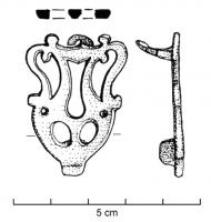 FIB-4532 - Fibule en forme de cantharebronzeTPQ : 200 - TAQ : 300Broche plate en forme de canthare : vase renflé sur piédouche, deux anses en S, corps et col ajouré.