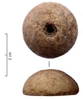 FUS-4006 - Fusaïole en calotte de sphèreosTPQ : 300 - TAQ : 400Fusaïole issue d'une tête fémorale de boeuf : calotte de sphère, sans décor.