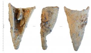 GAF-9002 - Sabot de bâton de marineferTPQ : 1700 - TAQ : 1900Fort sabot à douille ouverte terminée par une pointe légèrement courbée, emmanché sur un bâton de 4 à 6 m servant à la manoeuvre du bateau.  