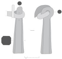 HTR-4001 - Heurtoir de porteferObjet allongé et massif, de section carré aux angles abattus, prolongé par un anneau sommital articulé sur une pattes de fixation.