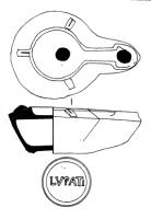 LMP-42318 - Lampe de firme : LVPATVS, LVPATIterre cuiteTPQ : 100 - TAQ : 150Lampe moulée sans anse. Réservoir circulaire de profil biconvexe asymétrique. Bandeau penché vers l'extérieur porte deux ou trois tenons rectangulaires non percés, sur l'axe horizontal. Bec en ogive et canal ouvert percé d'un trou d'évent. Disque lisse. Base circulaire plate en creux limitée par deux anneaux concentriques enfermant la marque LVPATI (parfois LVPA/TVS) en relief.
