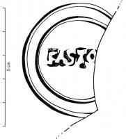 LMP-42446 - Lampe de firme : PASTORterre cuiteTPQ : 100 - TAQ : 200Lampe moulée en grande majorité sans anse. Réservoir circulaire de profil biconvexe asymétrique. Bandeau penché vers l'extérieur porte deux ou trois tenons rectangulaires non percés, sur l'axe horizontal. Disque en cuvette profonde bordée par un bourrelet interrompu au niveau du bec, par un canal en U percé d'un trou d'évent. Bec long à canal ouvert ou fermé selon les variantes (cf. infra).. Base circulaire plate en creux limitée par deux anneaux concentriques enfermant la marque PASTOR en relief. Engobe rouge brique.