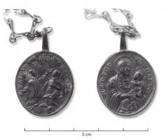 MER-9014 - Médaille religieuse : saint Louis et saint StanislasbronzeMédaille ovale, deux faces moulées : Av/ La Vierge et l'Enfant, autour N.S.D. POP / VLO MALAC; R/ saints Louis et Stanislas, au-dessus IHS, autour S.ALOYS / S.STAN.