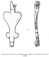 PDH-4032 - Pendant de harnais à charnièrebronzeTPQ : 150 - TAQ : 250Pendant coulé, avec un anneau de suspension transversal; en forme de feuille allongée avec un lest à la base, encadré de deux ergots.