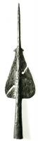 PTE-4002 - Pointe d'enseigne de bénéficiairebronzePointe d'enseigne à douille, en fer, comportant une flamme ajourée de traits obliques, et une pointe acérée; il est possible que des accessoires de bronze aient disparu.