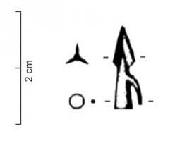 PTF-2009 - Pointe de flèche à trois ailerons, douille et barbelurebronzePointe à trois ailerons, douille et barbelure sous la forme d'un ergot latéral émergeant au sommet de la douille.